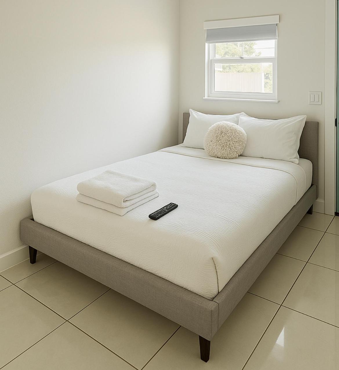 Modern Home - Termpurpedic Queen Bed, Laundry, Free Parkging, Ev Tesla 好莱坞 外观 照片